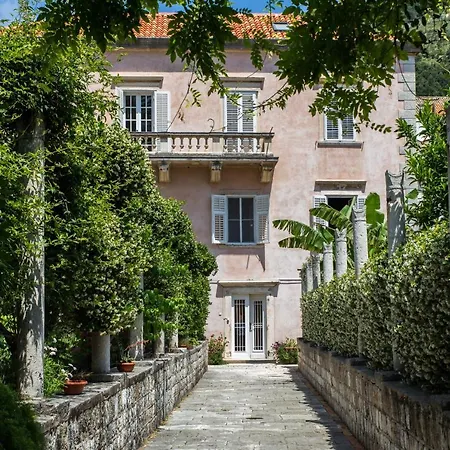Mansion Center *